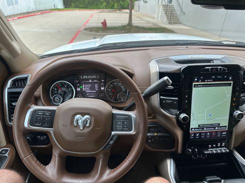 Used 2020 RAM 2500 Laramie image 31