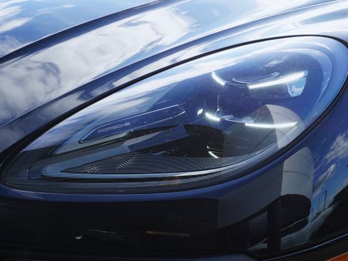 Certified 2023 Porsche Macan S AWD/4WD image 11