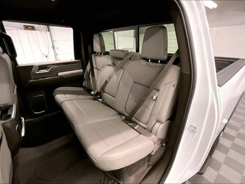 Used 2025 Chevrolet Silverado 2500 LTZ w/ LTZ Convenience Package image 24