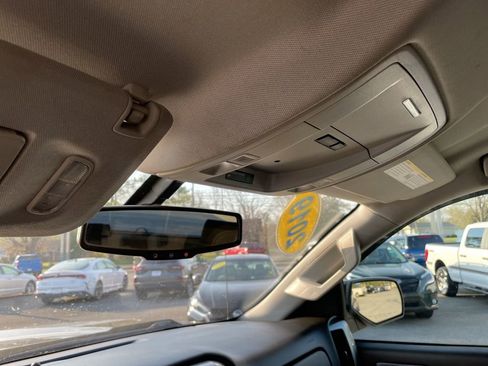 Used 2019 Chevrolet Silverado 1500 LT image 20