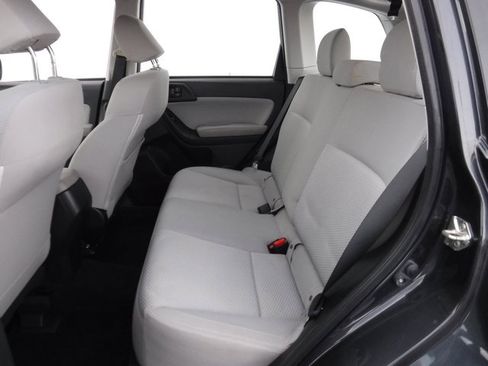 Used 2017 Subaru Forester 2.5i w/ Alloy Wheel Package image 31