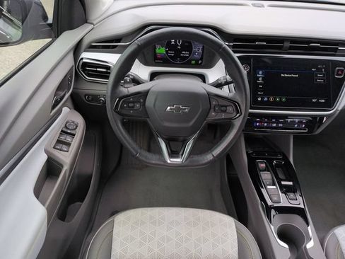Used 2023 Chevrolet Bolt EUV Premier w/ Sun & Sound Package FWD image 16