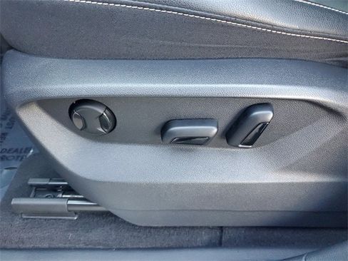 Certified 2023 Volkswagen Atlas SE w/ Black Wheel Package image 20