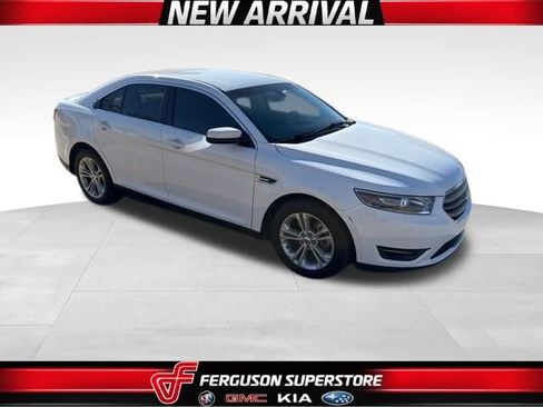 Used 2016 Ford Taurus SEL FWD image 1
