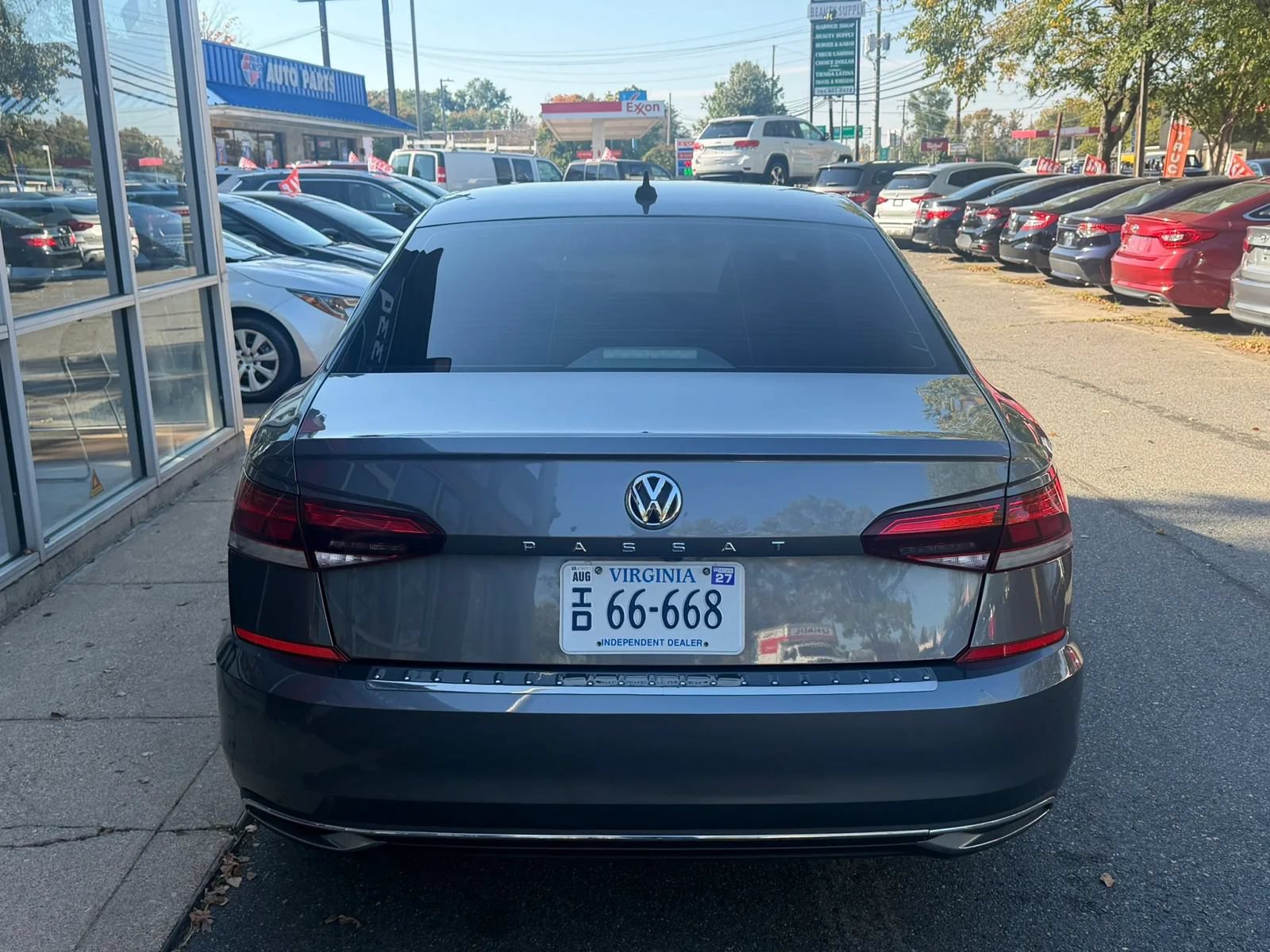 Used 2021 Volkswagen Passat 2.0T SE FWD image 5