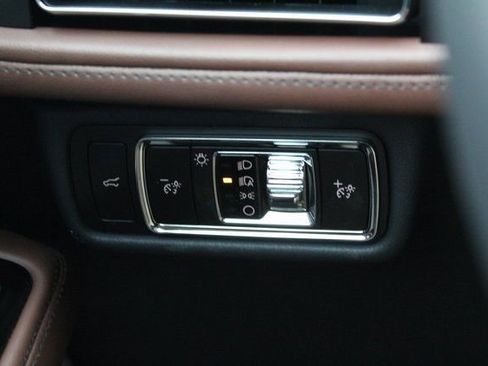 New 2026 Lincoln Aviator Reserve AWD/4WD image 18