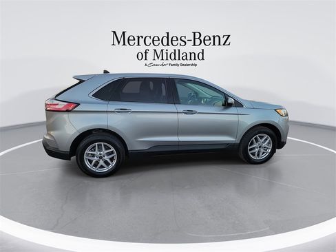 Used 2024 Ford Edge SEL image 9
