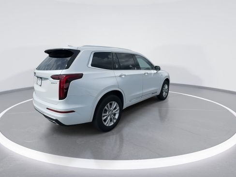 Used 2024 Cadillac XT6 Luxury w/ LPO, Floor Liner Package AWD/4WD image 8