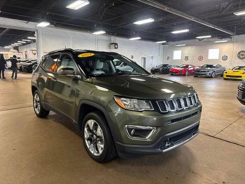 Used 2021 Jeep Compass Limited w/ Elite Interior Group AWD/4WD image 4