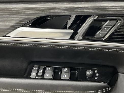 Used 2023 Jeep Wagoneer Series II w/ Premium Group I image 30