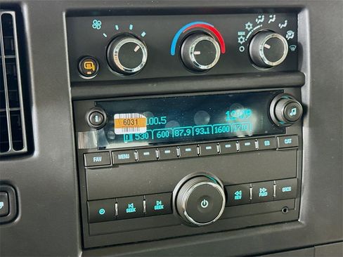 New 2025 Chevrolet Express 3500 w/ Driver Convenience Package image 7