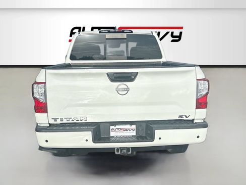 Used 2023 Nissan Titan SV w/ SV Convenience Package RWD image 6
