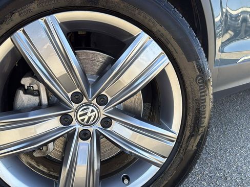 Used 2021 Volkswagen Tiguan SEL w/ 3-Row Tiguan MDO Package image 9