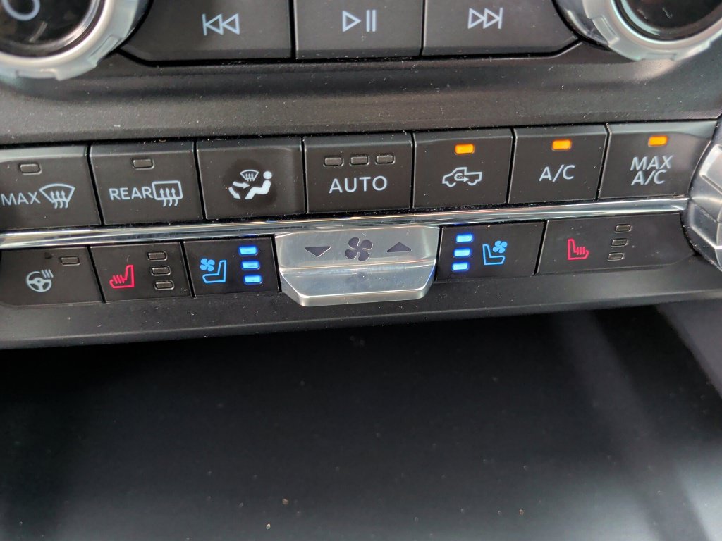 Used 2025 Ford F250 Lariat w/ Lariat Ultimate Package AWD/4WD image 30