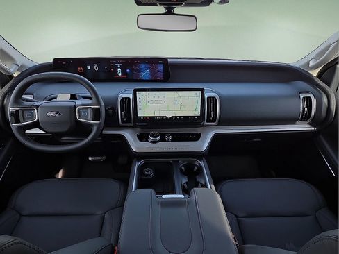 New 2026 Ford Expedition Active image 11