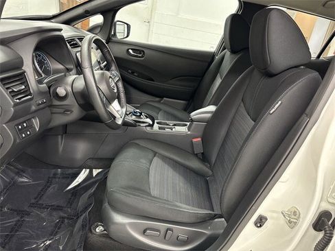 Used 2023 Nissan Leaf SV Plus image 3