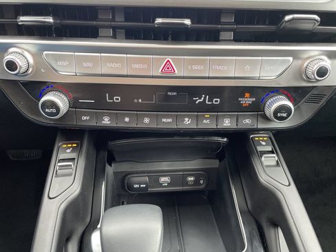 Used 2025 Kia Telluride S AWD/4WD image 23