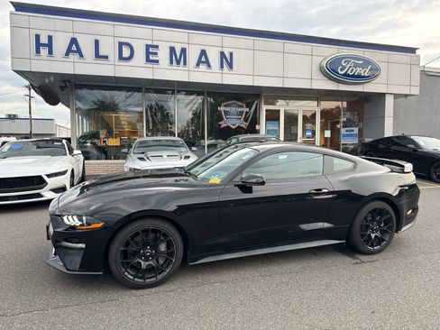 Used 2018 Ford Mustang Coupe w/ Ecoboost Performance Package RWD image 1