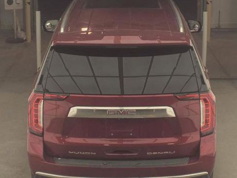 Used 2021 GMC Yukon Denali w/ Denali Premium Package image 5