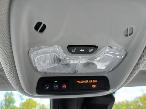 Used 2024 Chevrolet TrailBlazer LT w/ Convenience Package FWD image 38