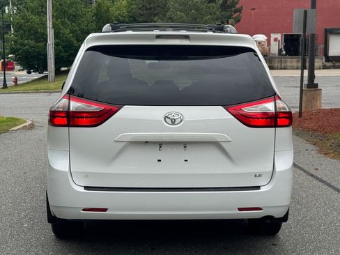 Used 2017 Toyota Sienna LE FWD image 5