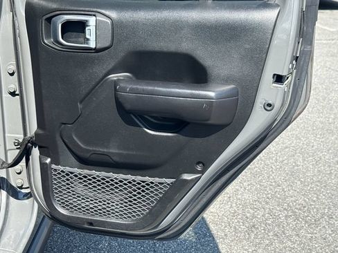 Used 2019 Jeep Wrangler Unlimited Rubicon AWD/4WD image 16