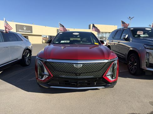 Used 2024 Cadillac Lyriq Luxury w/ LPO, Floor Liner Package image 3