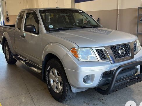 Used 2013 Nissan Frontier SV AWD/4WD image 1