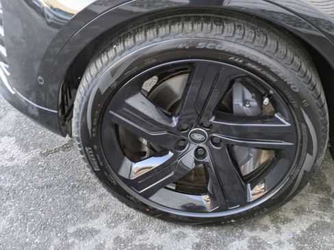 New 2026 Land Rover Discovery Limited Edition image 11