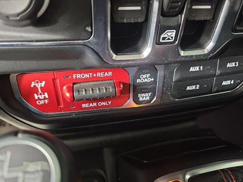 Used 2021 Jeep Wrangler Unlimited Rubicon AWD/4WD image 23