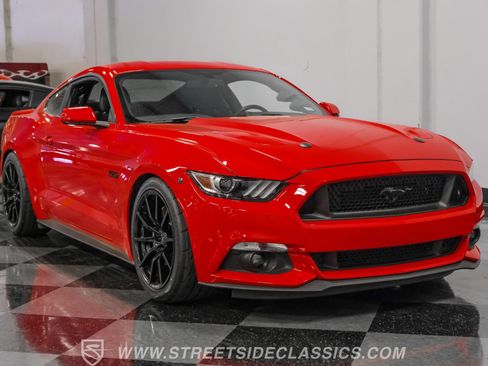 Used 2017 Ford Mustang GT image 15