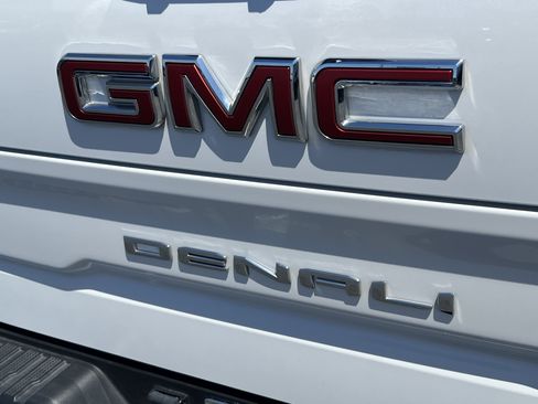 Used 2024 GMC Sierra 1500 Denali w/ Denali Reserve Package AWD/4WD image 8