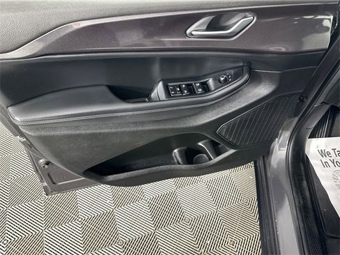 Used 2023 Jeep Grand Cherokee Altitude image 20