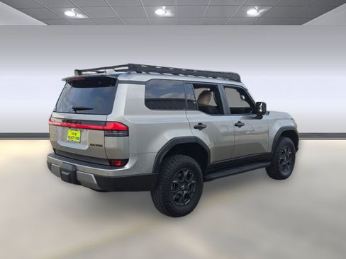 Used 2025 Lexus GX 550 image 9