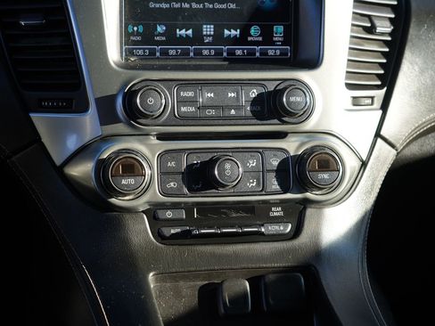 Used 2016 Chevrolet Suburban LS image 23