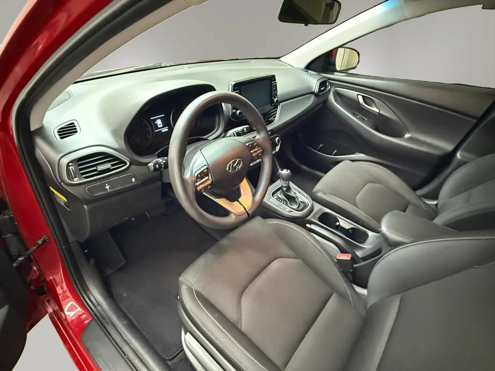 Used 2018 Hyundai Elantra GT FWD image 16