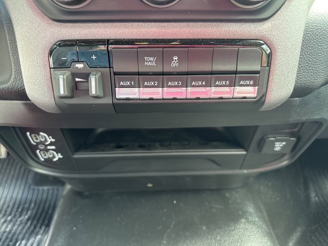 New 2024 RAM 3500 Tradesman AWD/4WD image 19