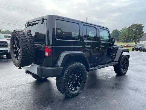 Used 2015 Jeep Wrangler Unlimited Sahara w/ Connectivity Group AWD/4WD image 6