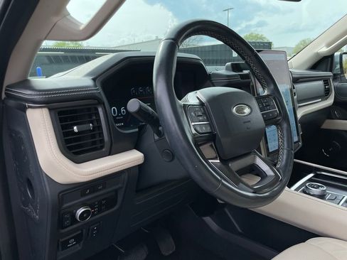 Used 2023 Ford Expedition Platinum AWD/4WD image 27