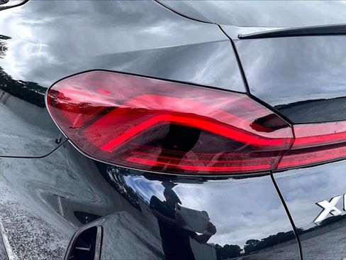 Used 2022 BMW X6 xDrive40i w/ Executive Package AWD/4WD image 29