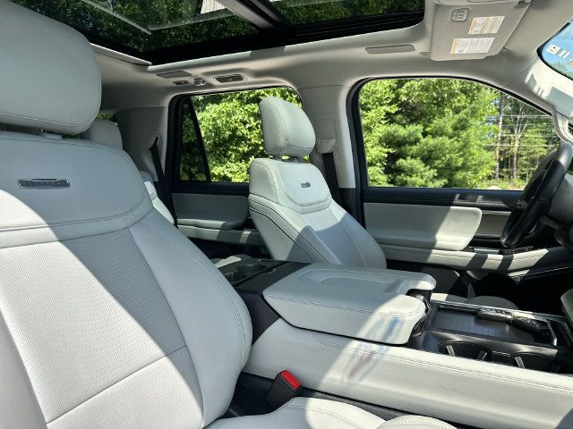 Certified 2025 Ford Expedition Platinum w/ Driver's Package AWD/4WD image 17