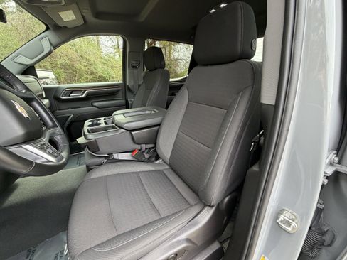 Used 2024 Chevrolet Silverado 1500 LT image 16