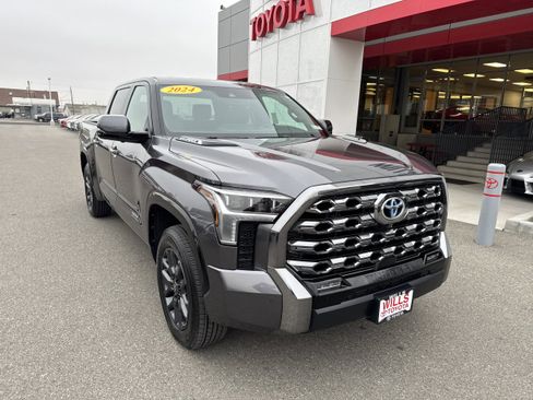 Used 2024 Toyota Tundra Platinum image 1