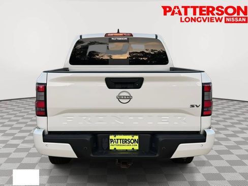 Used 2023 Nissan Frontier SV w/ SV Convenience Package RWD image 3