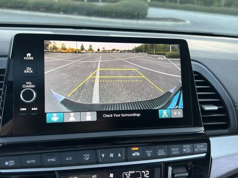 Used 2025 Honda Odyssey EX-L image 17