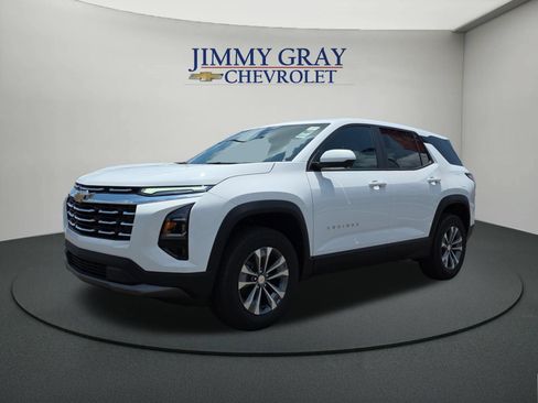 New 2026 Chevrolet Equinox LT w/ Convenience Package II FWD image 1