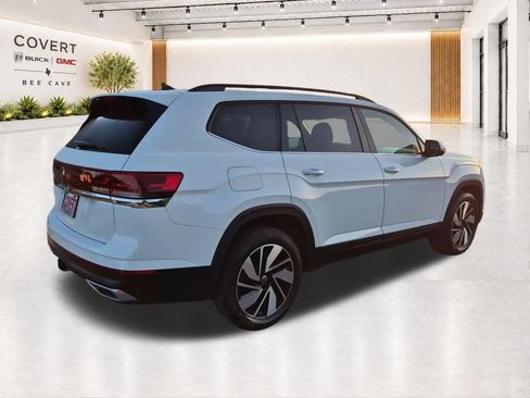 Used 2024 Volkswagen Atlas SE FWD image 11