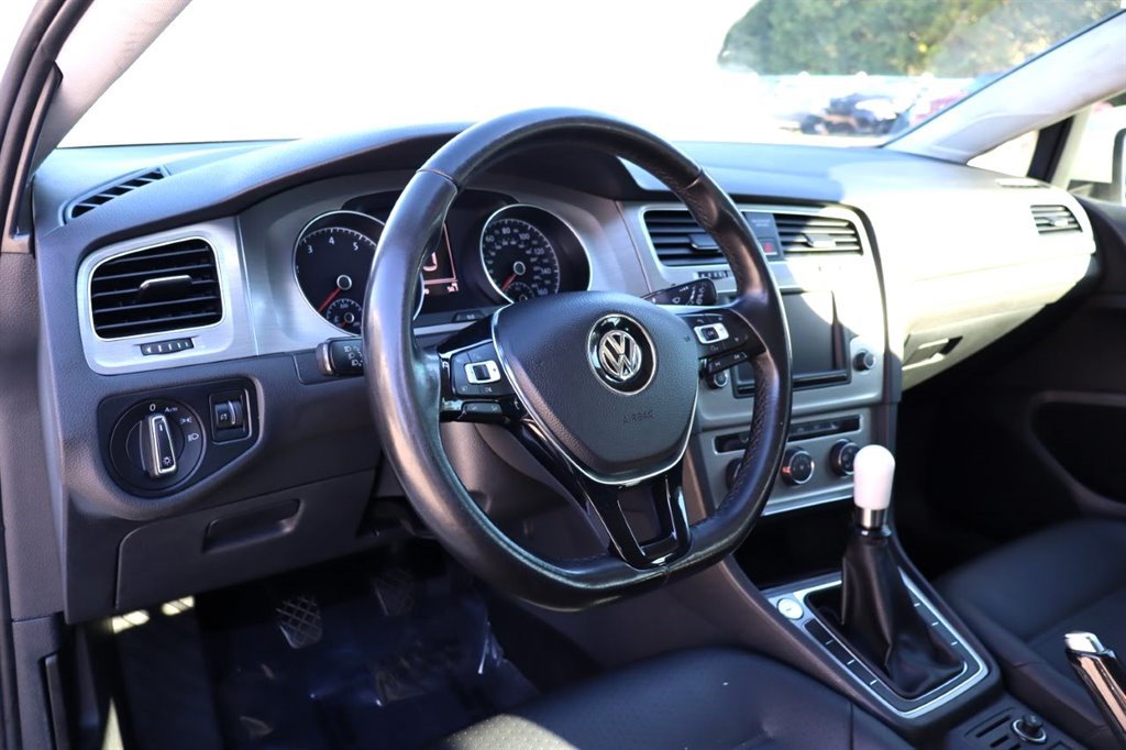 Used 2017 Volkswagen Golf Wolfsburg Edition FWD image 13