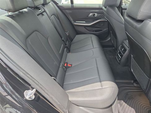 Used 2019 BMW 330i xDrive Sedan w/ Premium Package AWD/4WD image 28