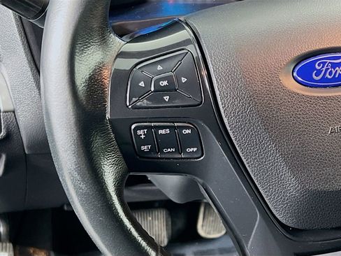 Used 2017 Ford Explorer XLT w/ Equipment Group 202A image 10